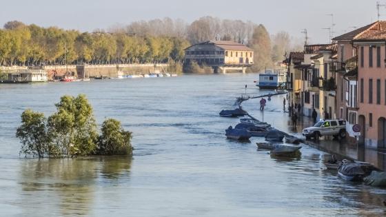 淹没了河在意大利