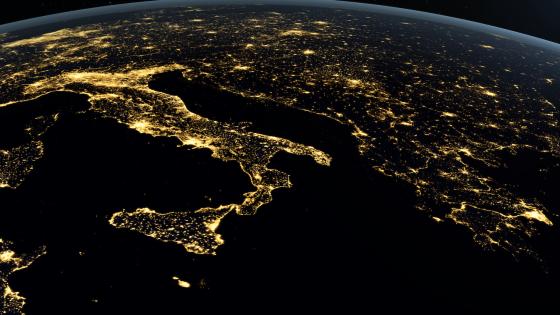 晚上意大利卫星视图
