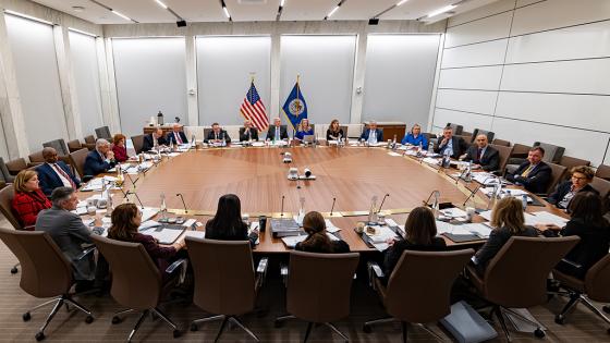 FOMC与会者聚在一起于2022年3月15-16日举行为期两天的会议