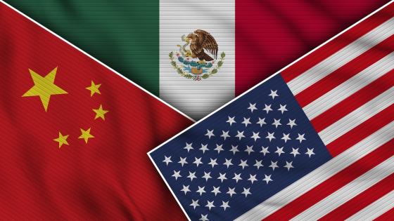 墨西哥、中国和美国国旗